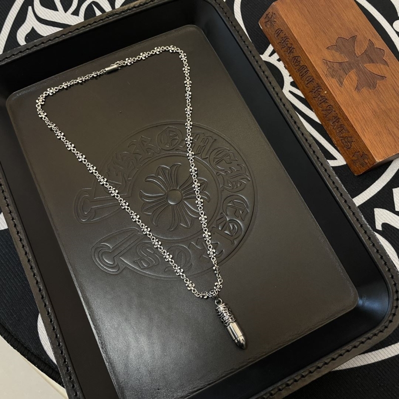 Ch**me He**ts necklaces